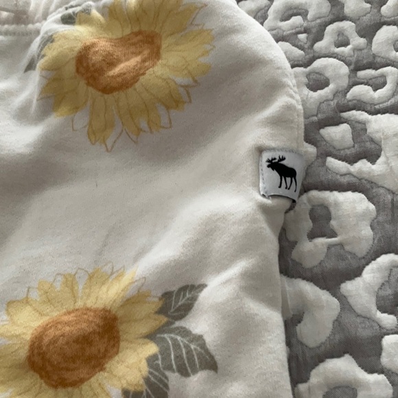 Girls - Picture 6 of 6